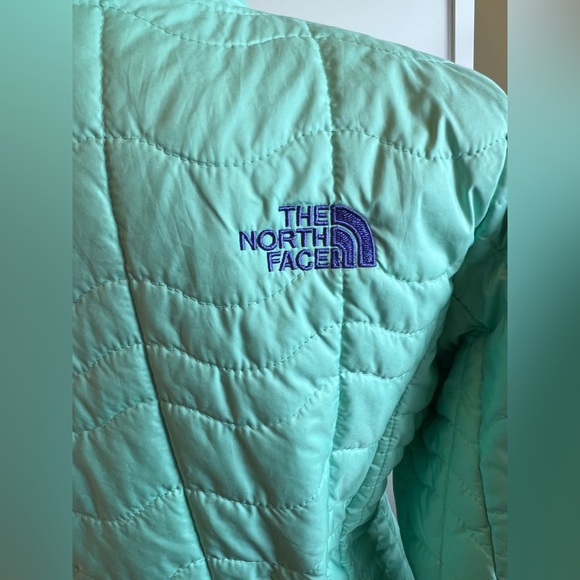 The North Face Mint Green with Purple detail Puffer Jacket Size Small - Picture 4 of 9